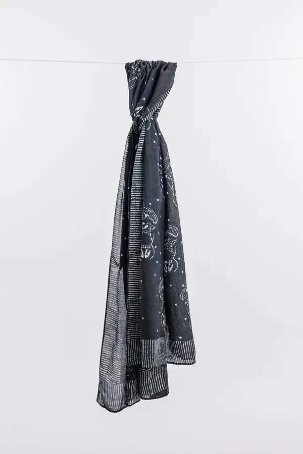 Artisan Handmade Scarf "Black Horse"